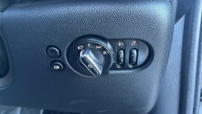 MINI Hatchback 1.5 Cooper Classic 5dr Auto Petrol Hatchback